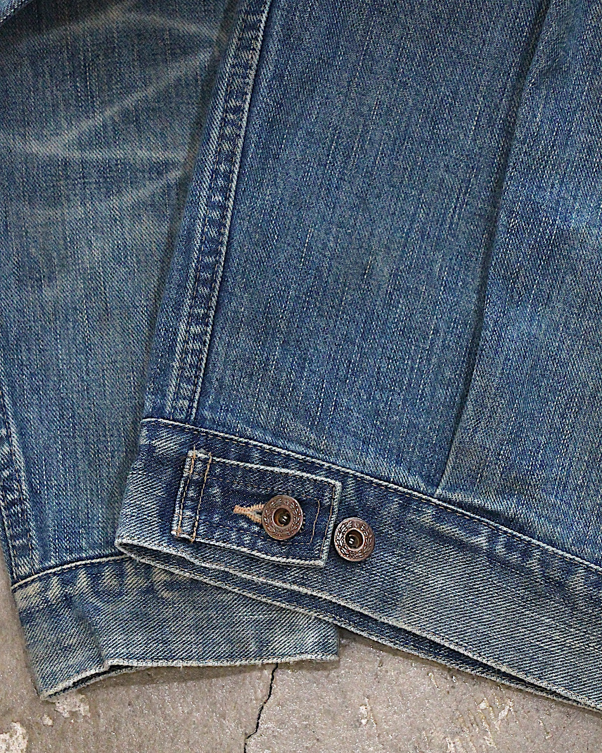 SUGARHILL / DISTRESSED MODERN DENIM JACKET
