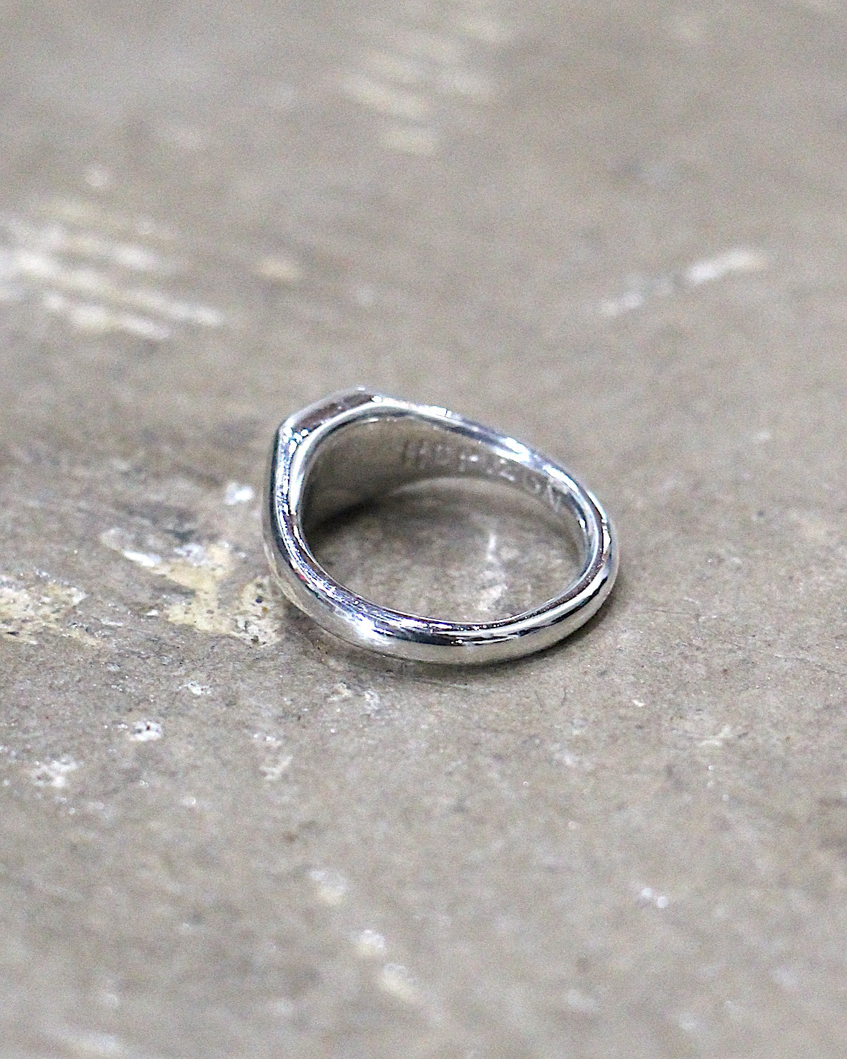 HORIZON / HALO SQUARE SIGNET