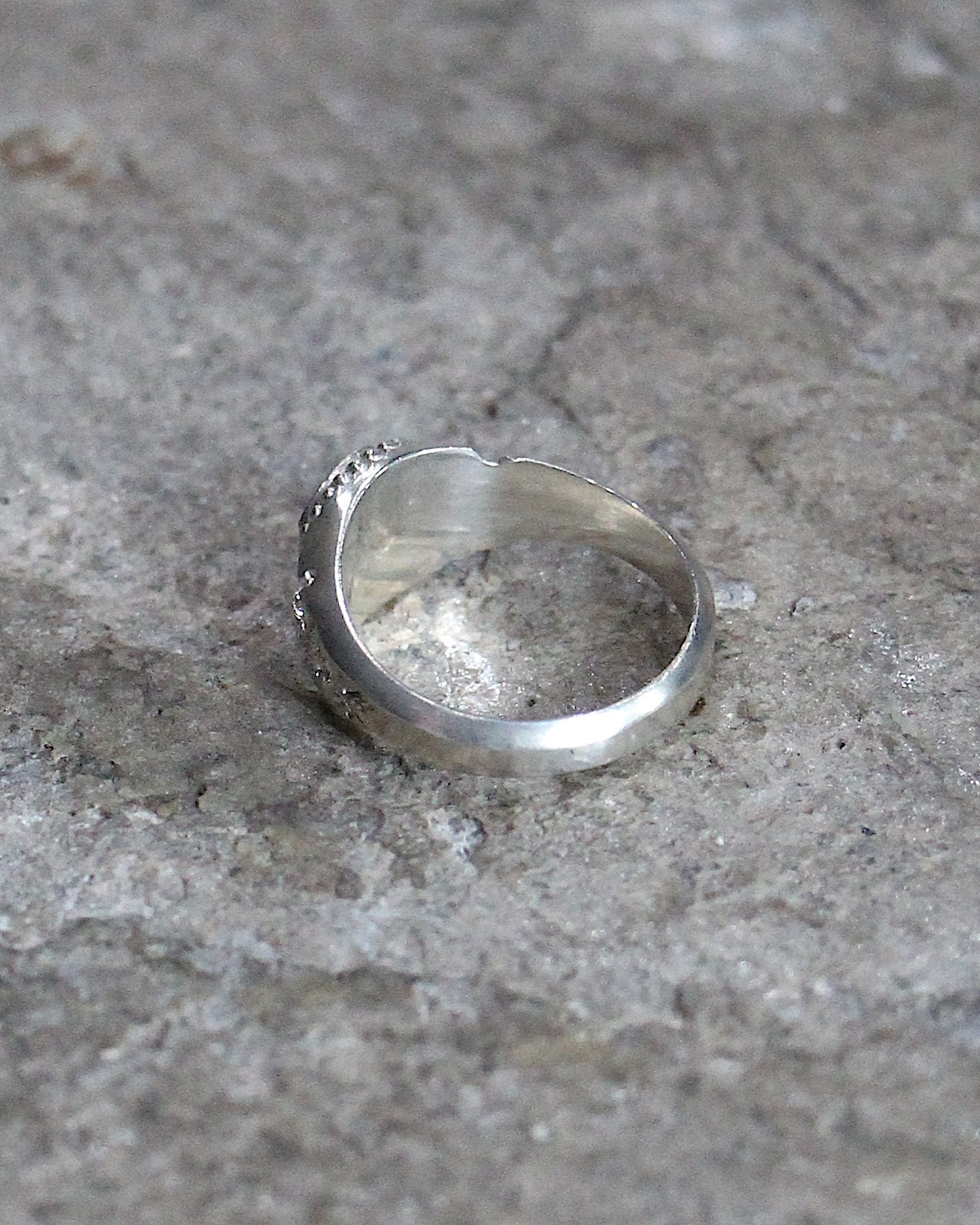 HORIZON / FRACTURED BEADED ROUND