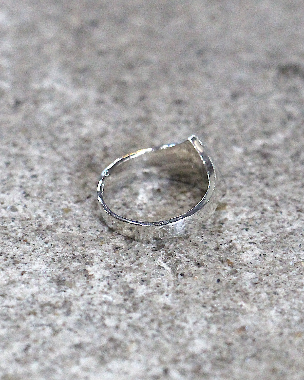 HORIZON / BEADED TRIANGLE SIGNET