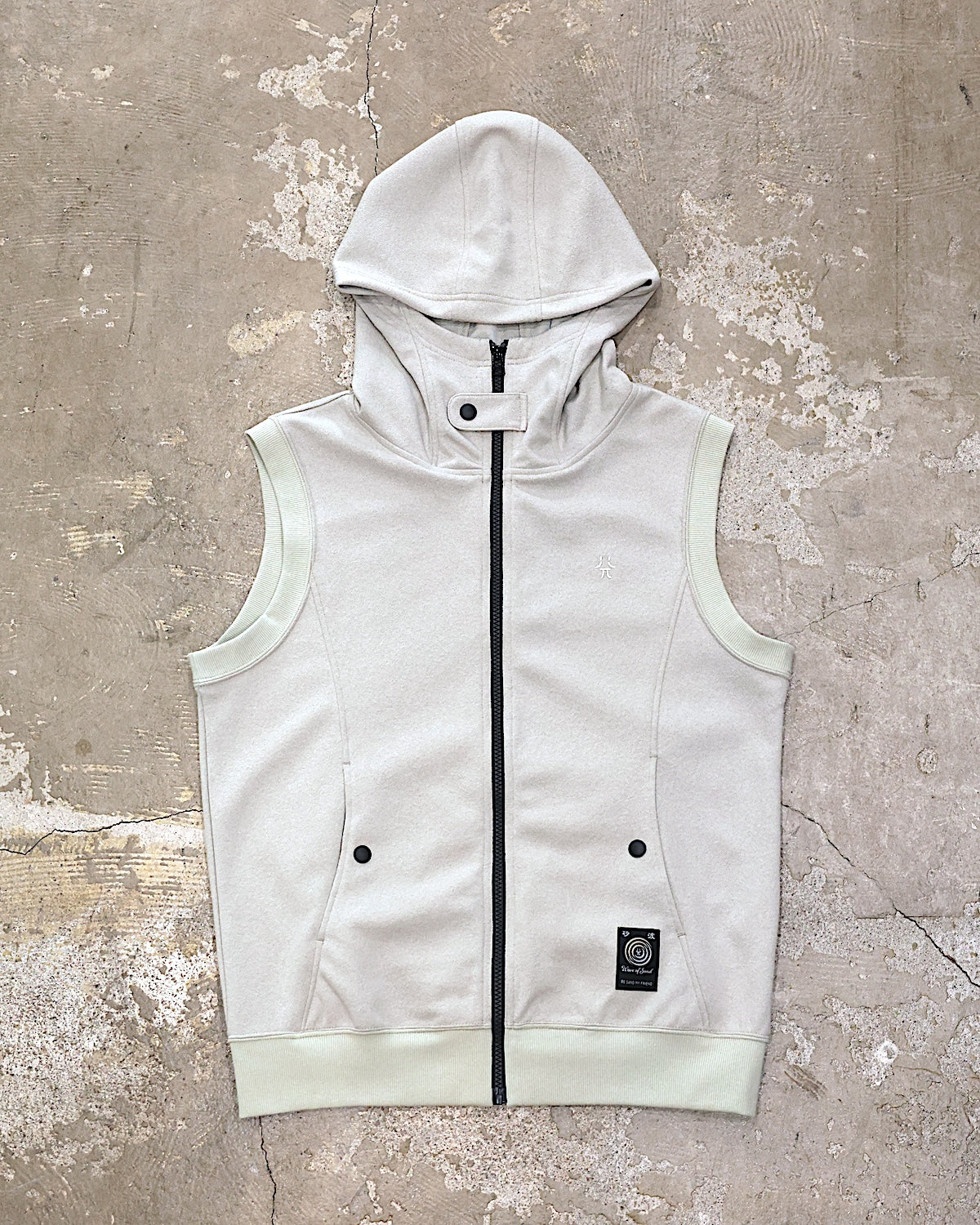 Wave of Sand / ZEE SLEEVELESS PARKA