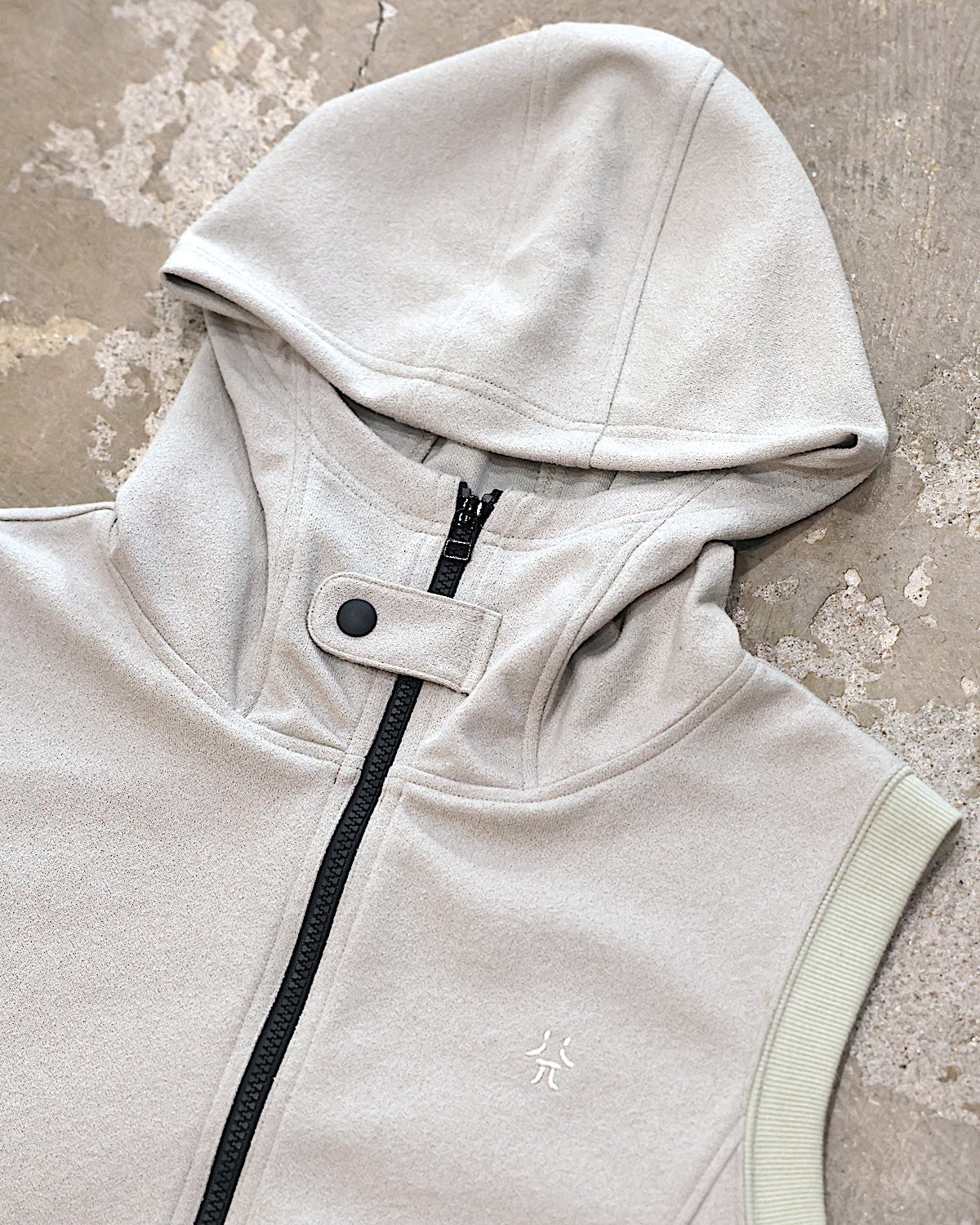 Wave of Sand / ZEE SLEEVELESS PARKA