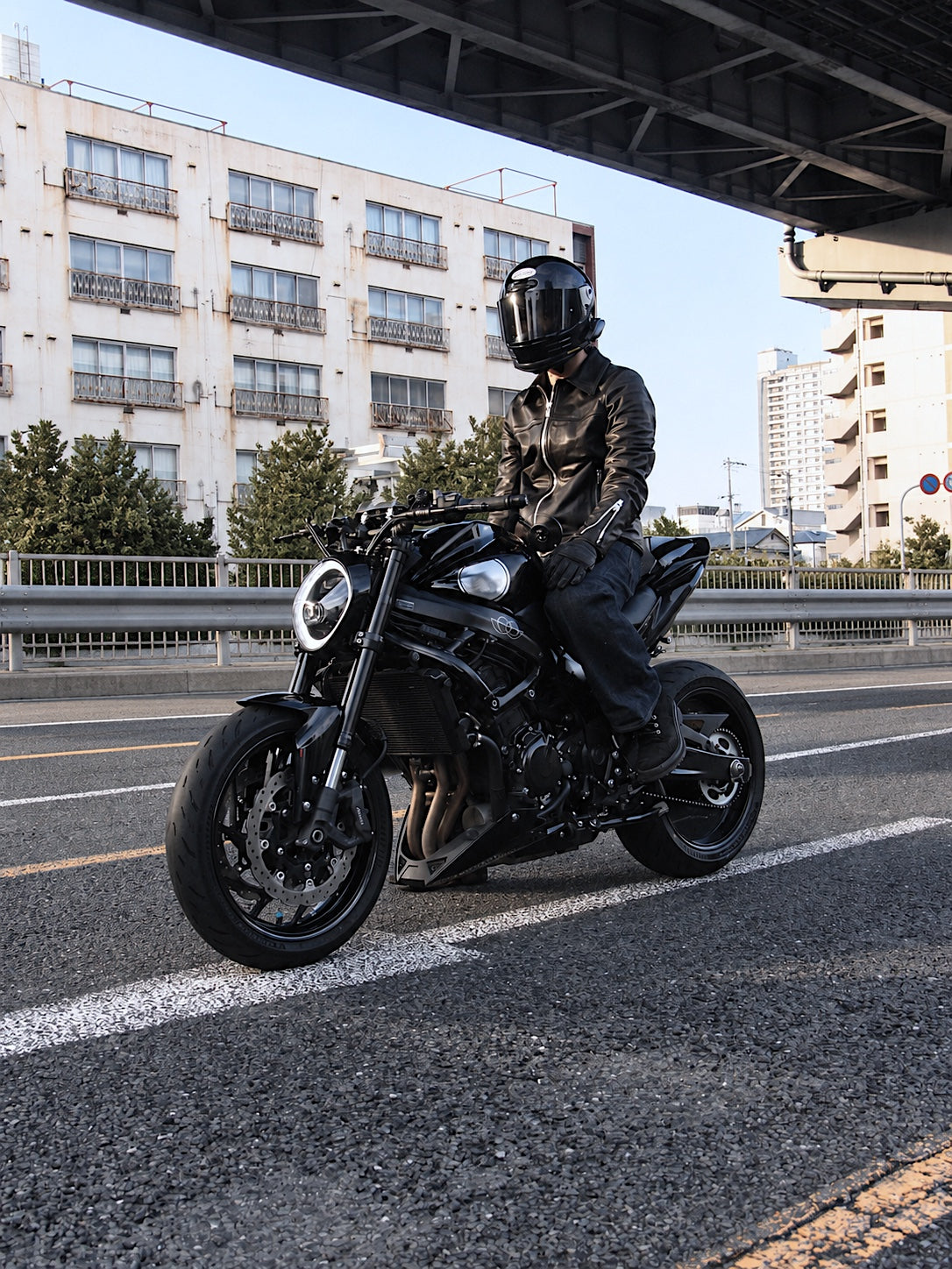 A LEATHER / ROADSTER JACKET
