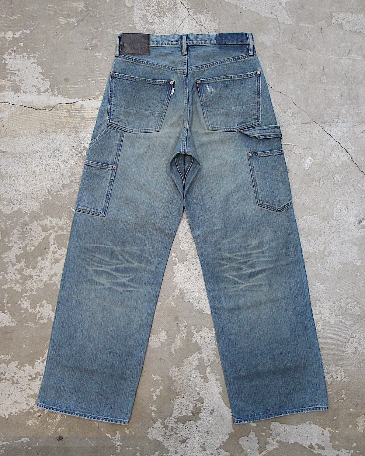 SUGARHILL / DESTRESSED MODERN DENIM DOUBLE KNEE CUT
