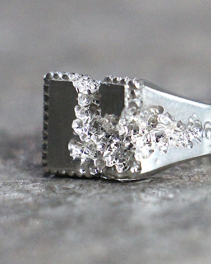 HORIZON / FRACTURED BEADED SQUARE