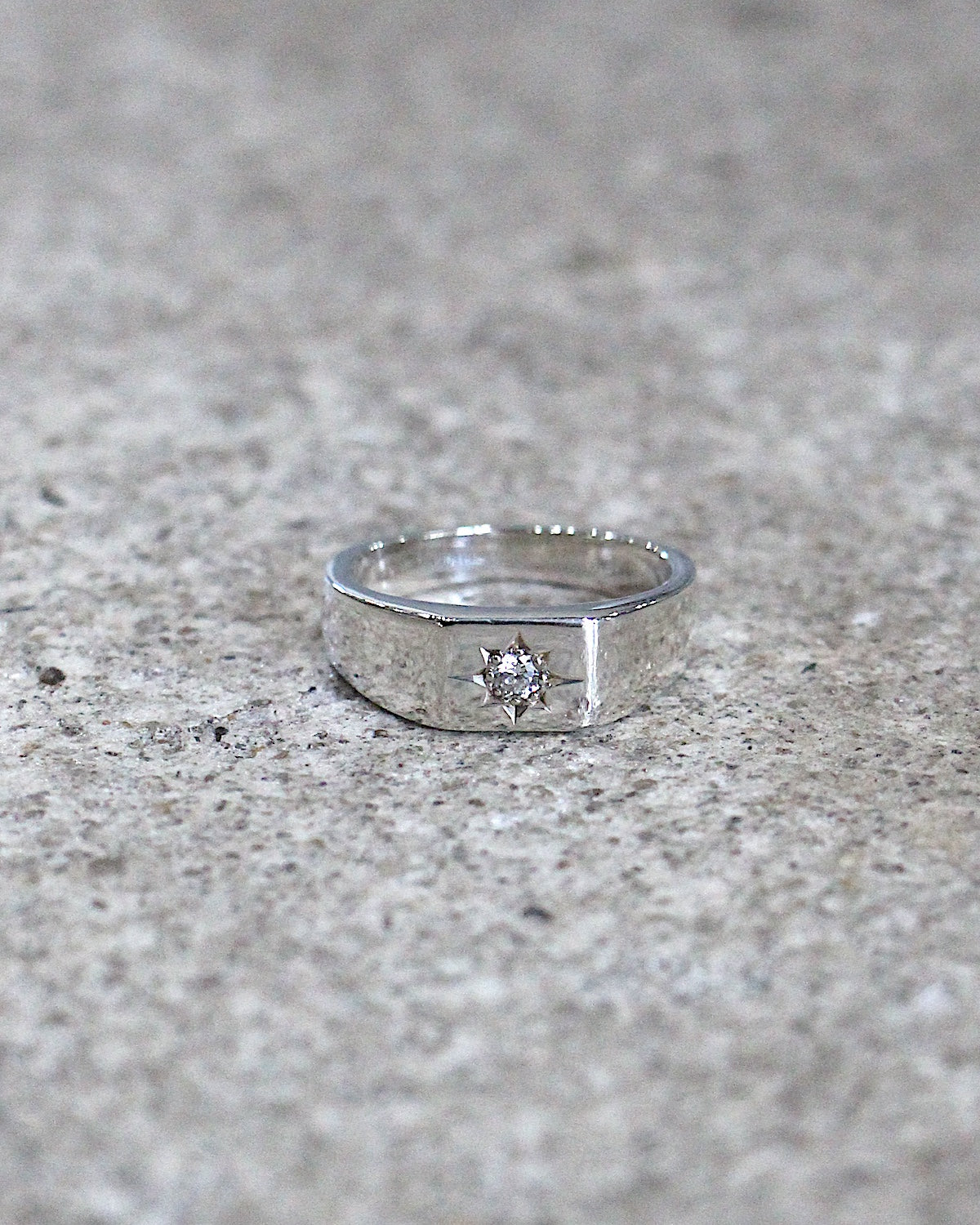 HORIZON / HALO  HORIZONTAL SQUARE SIGNET