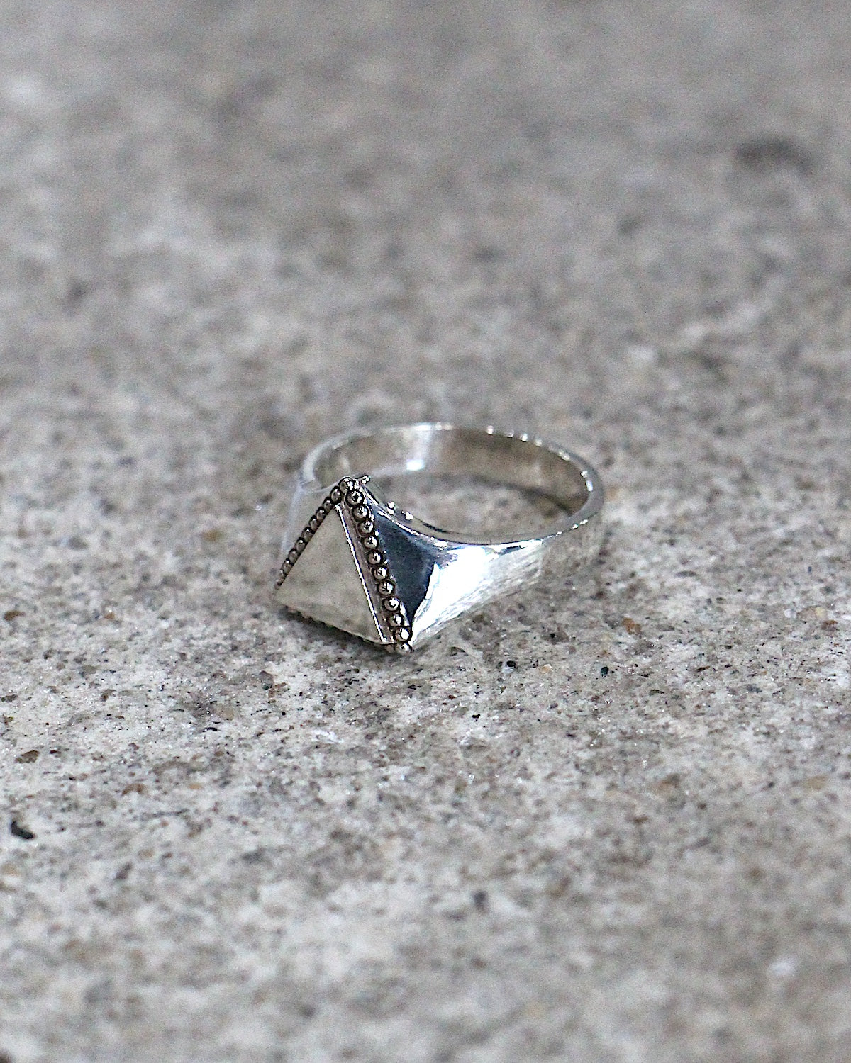 HORIZON / BEADED TRIANGLE SIGNET
