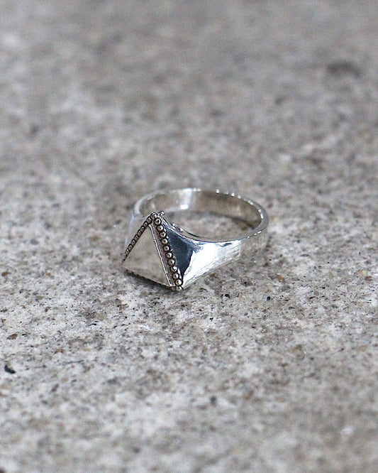 HORIZON / BEADED TRIANGLE SIGNET