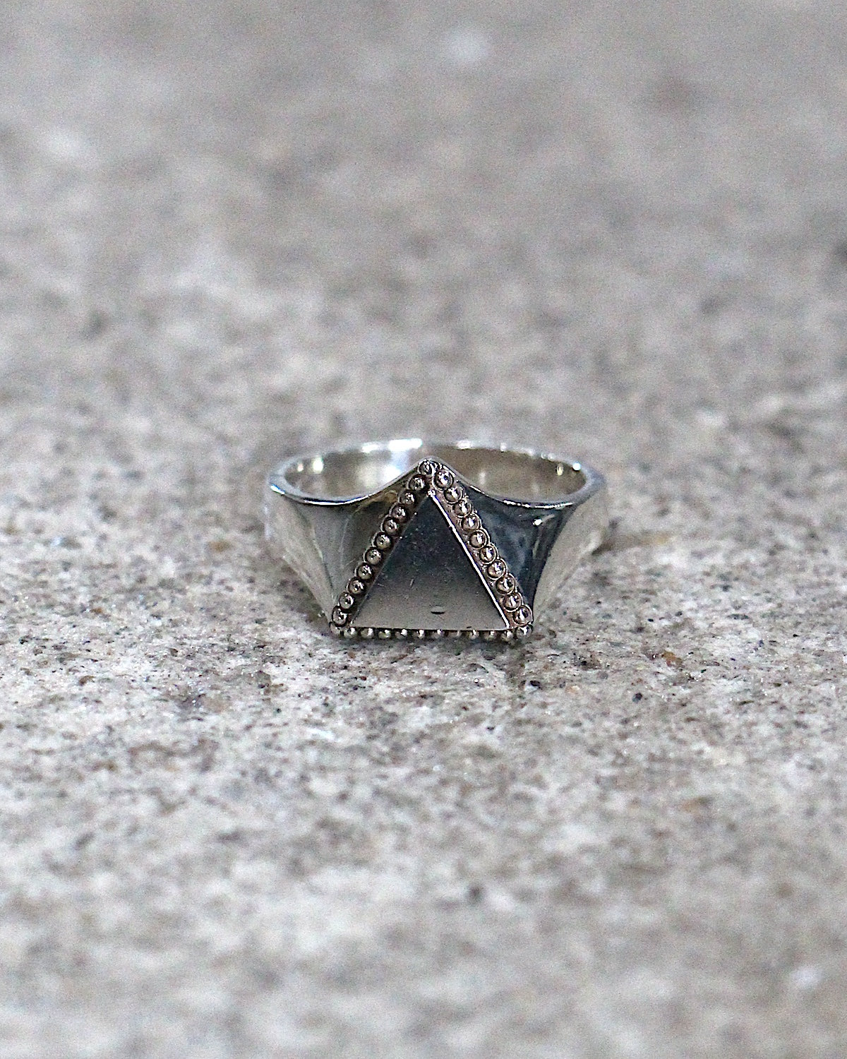 HORIZON / BEADED TRIANGLE SIGNET