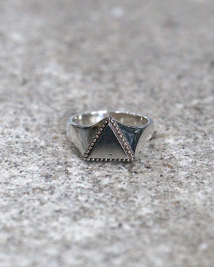 HORIZON / BEADED TRIANGLE SIGNET