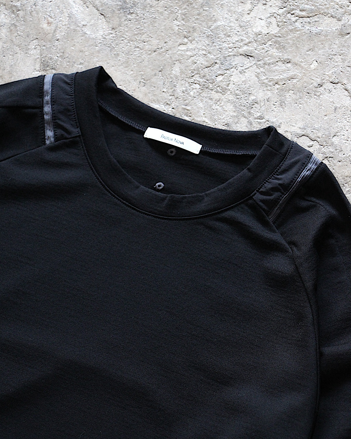 PASTOR NOVA / OUTFLOW TECH L/S TEE