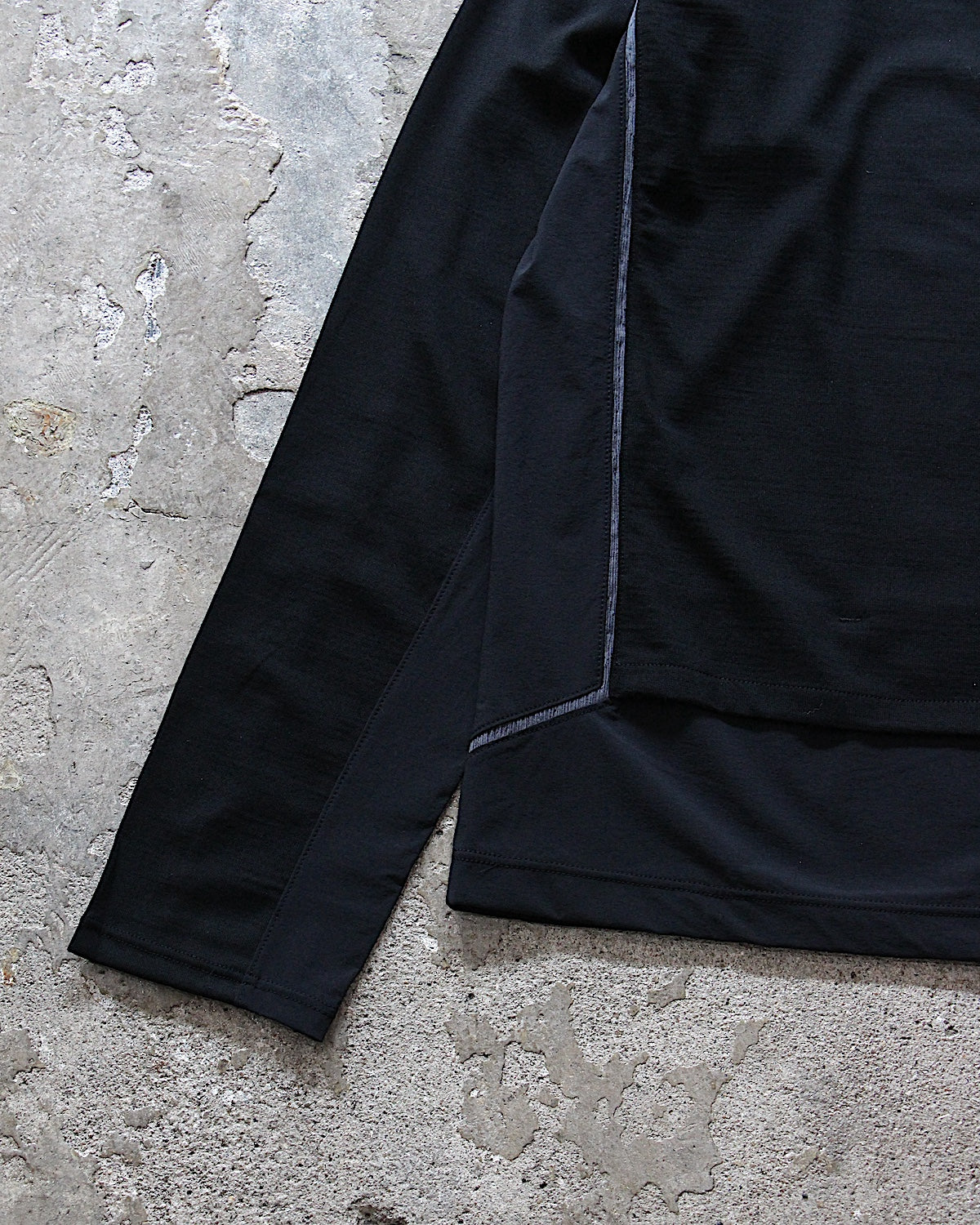 PASTOR NOVA / OUTFLOW TECH L/S TEE