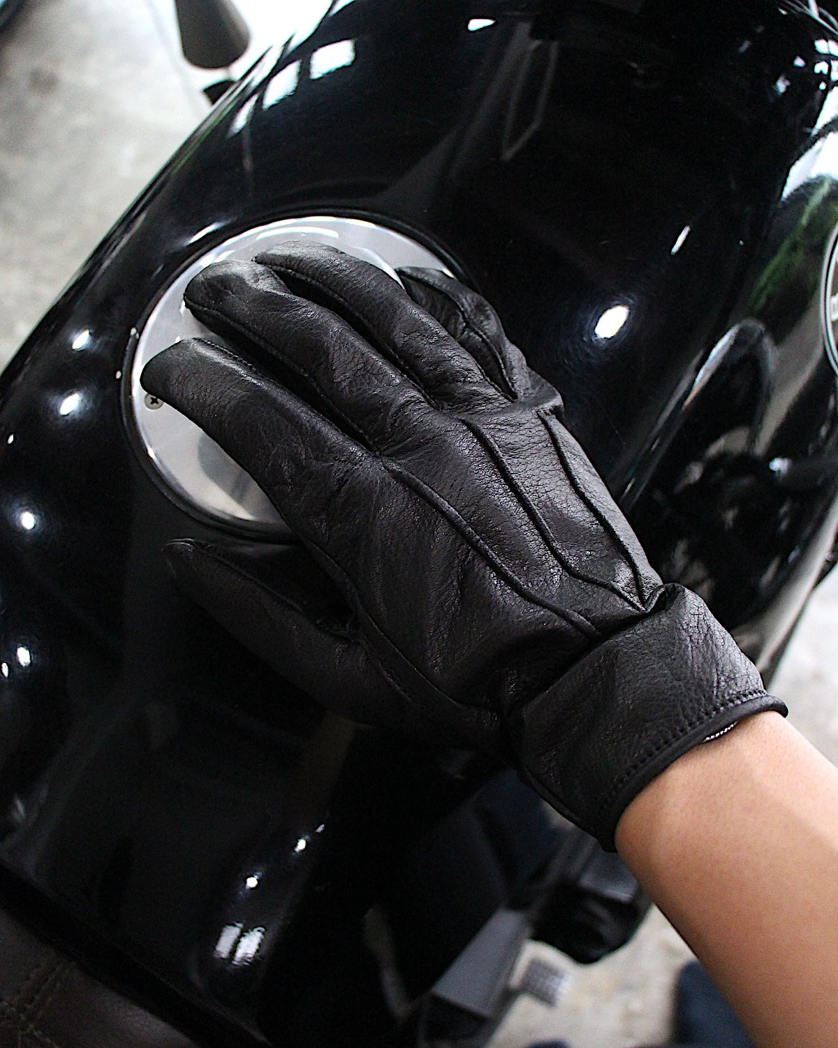 A LEATHER / Gloves
