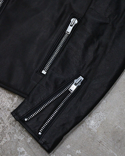 A LEATHER / ROADSTER JACKET