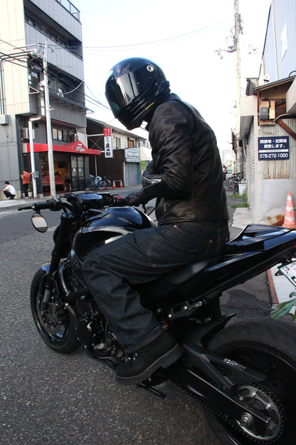 A LEATHER / ROADSTER JACKET