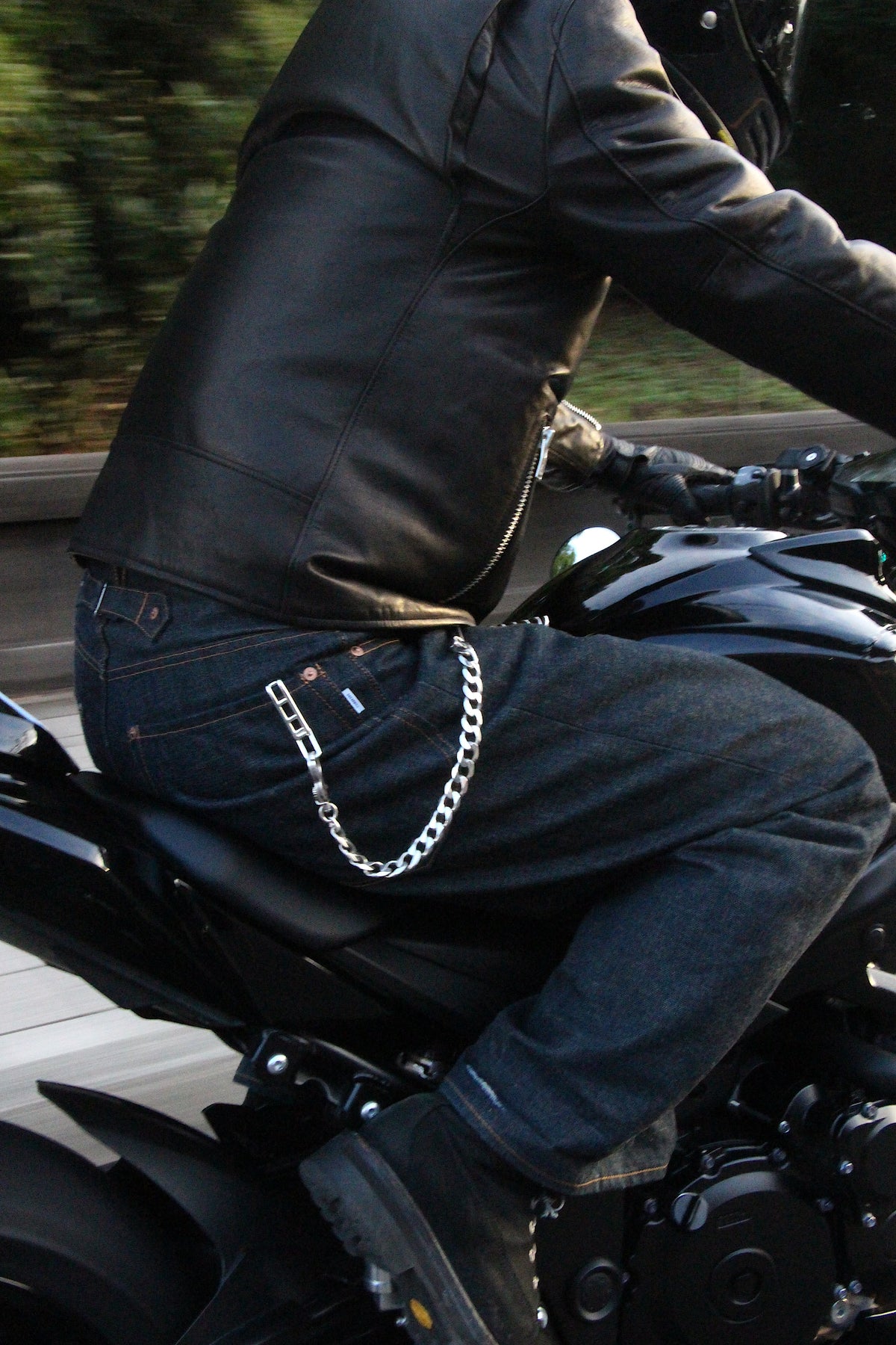 A LEATHER / ROADSTER JACKET